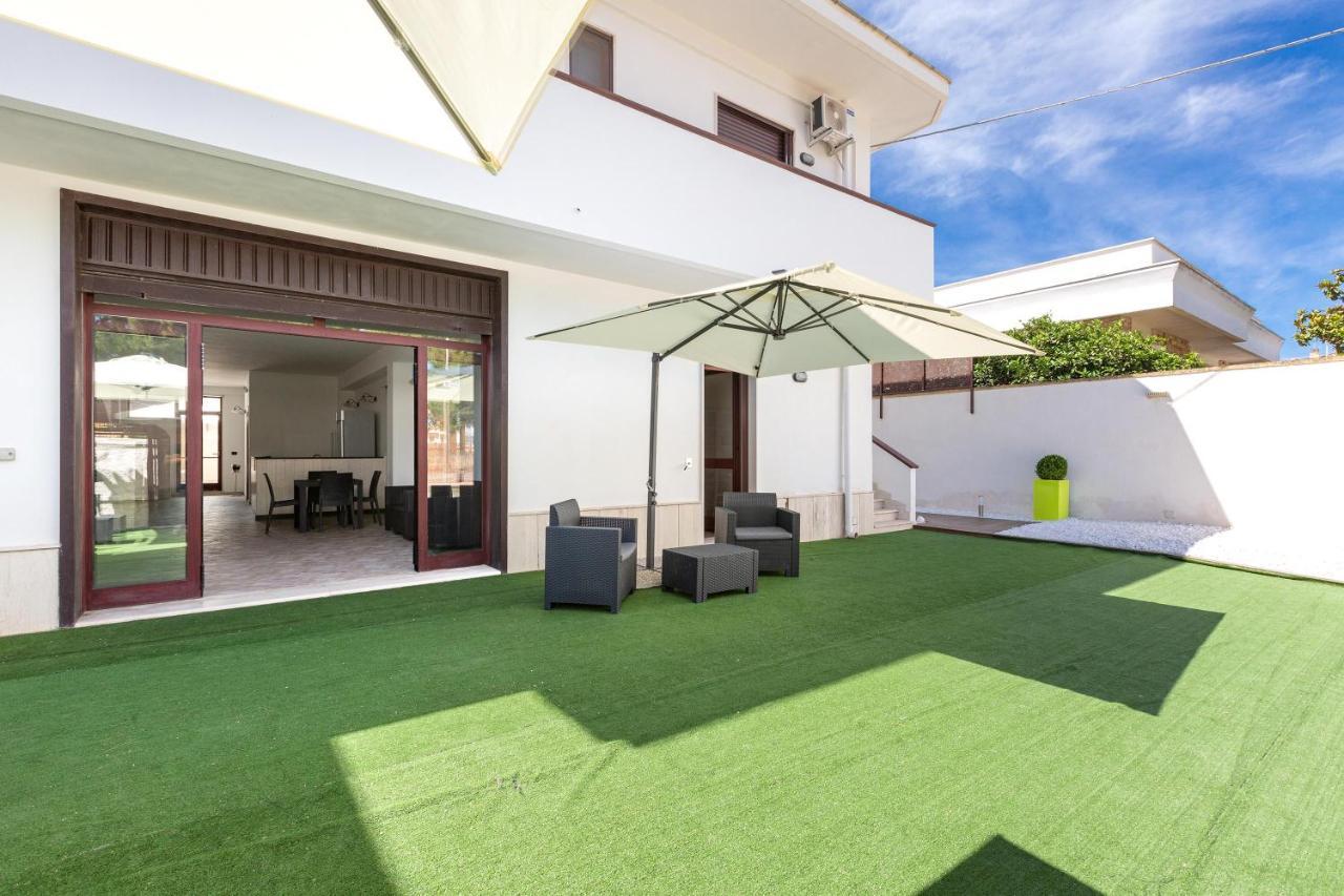 Joy Home Apartments Maruggio Esterno foto